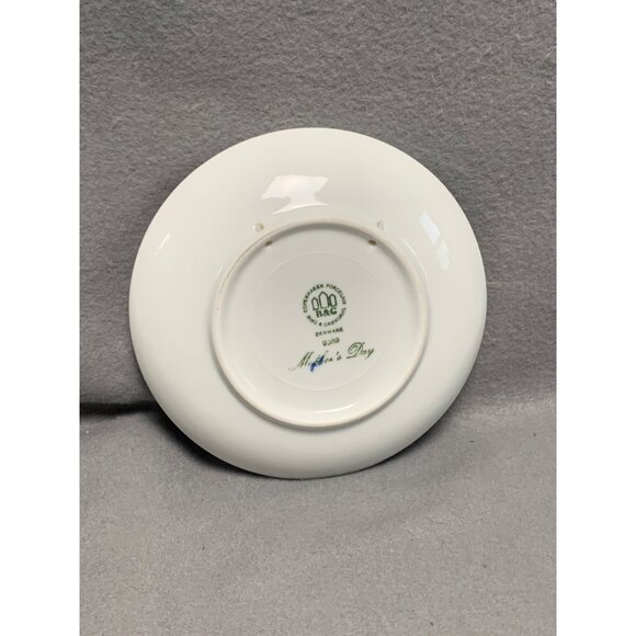 Bing & Grondahl Copenhagen Mothers Day Cow with Calf 1989 Plate 6" wide - Picture 5 of 10